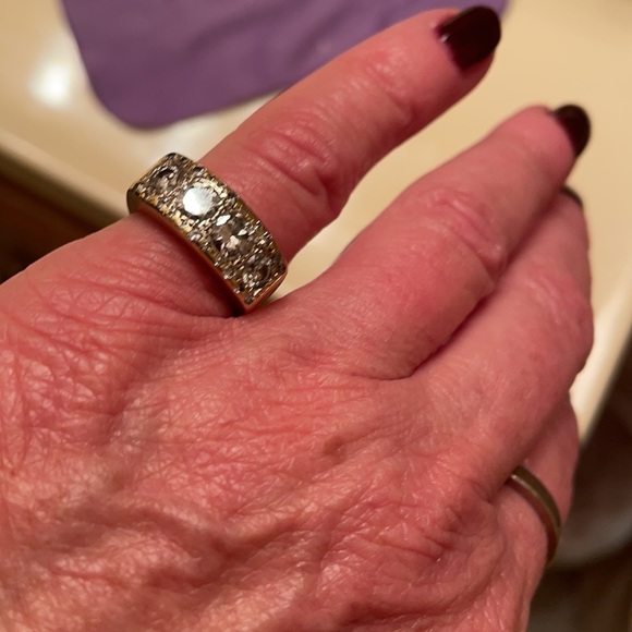 Ladies diamond ring - Picture 3 of 4